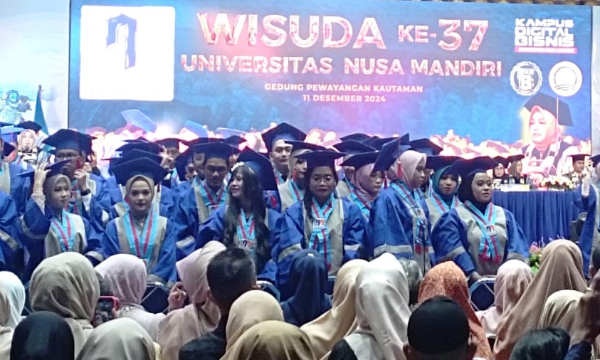 Langkah Baru Menuju Masa Depan Gemilang, Wisudawan UNM Buka Lembara Baru