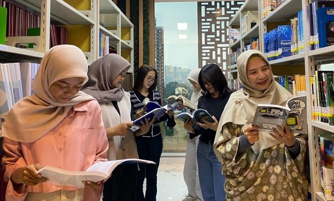 Musim Skripsi Tiba, Mahasiswa UNM Padati Perpustakaan: 